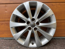 Laden Sie das Bild in den Galerie-Viewer, 1x Alufelge 17 Zoll 7.0&quot; 5x105 42ET OP067 Opel Astra J Mokka X Rim Wheel