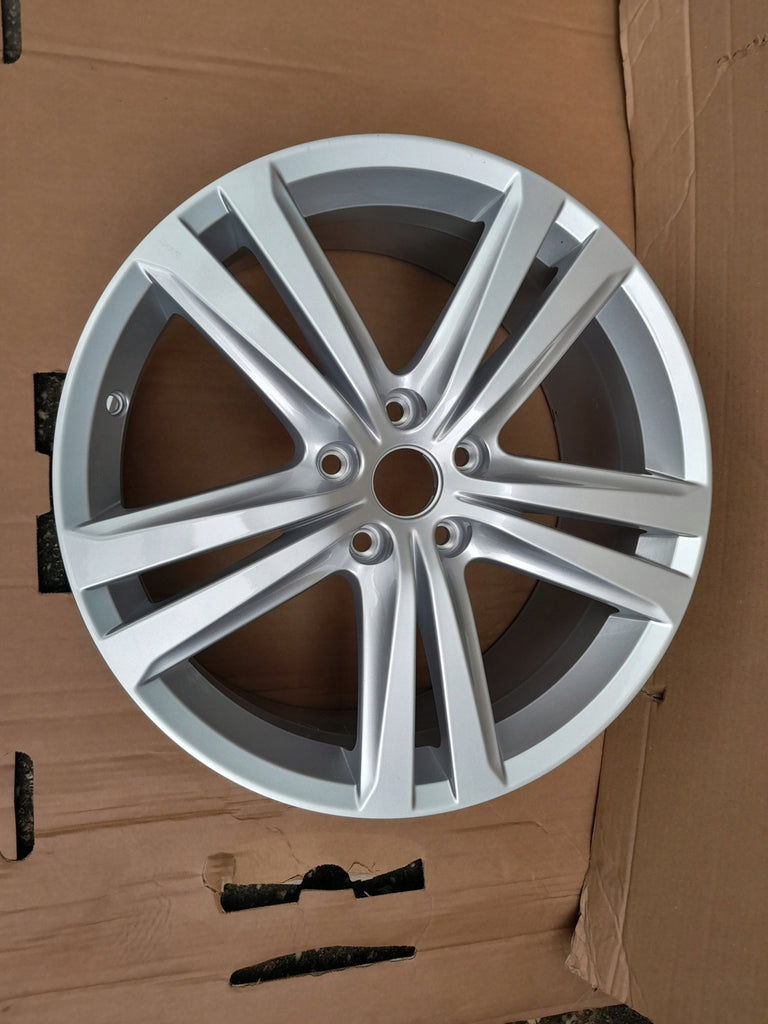 1x Alufelge 18 Zoll 7.5" 5x112 51ET Glanz Schwarz 5F0601025J Seat Leon Rim Wheel FEL4387548156ko