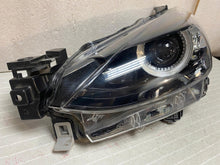 Laden Sie das Bild in den Galerie-Viewer, Frontscheinwerfer Mazda II D43N-51040 LED Links Scheinwerfer Headlight SCH3767283942kt