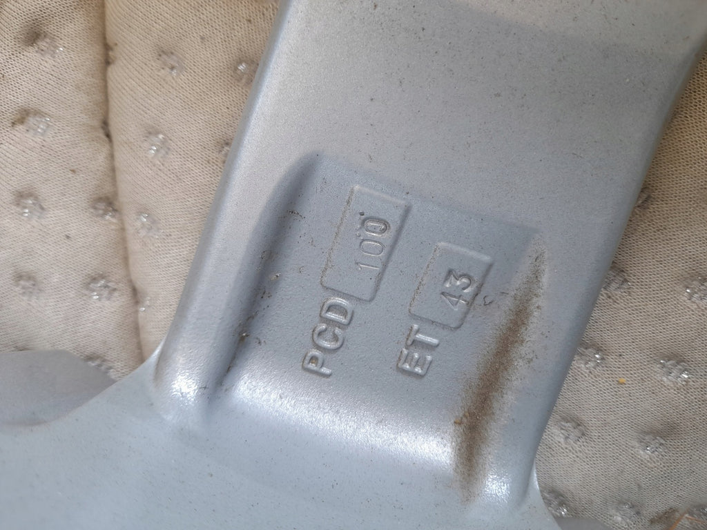 1x Alufelge 17 Zoll 7.0" 5x100 43ET Glanz Silber 6J0071493 Seat Rim Wheel