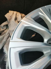 Laden Sie das Bild in den Galerie-Viewer, 1x Alufelge 17 Zoll 7.5" 5x112 30ET Glanz Silber 6883517 BMW Rim Wheel FEL5324623546ed