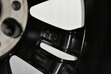 Laden Sie das Bild in den Galerie-Viewer, 4x Alufelge 18 Zoll 8.5&quot; 5x112 43ET Glanz Schwarz A2214017402 Mercedes-Benz W221