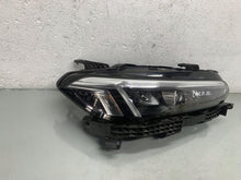 Laden Sie das Bild in den Galerie-Viewer, Frontscheinwerfer Honda Civic I 2205260855 Full LED Rechts Headlight