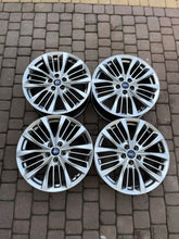 Laden Sie das Bild in den Galerie-Viewer, 4x Alufelge 18 Zoll 7.5" 5x108 50ET Glanz Grau LV4J-1007-A1A Ford Kuga I FEL4449011613qe
