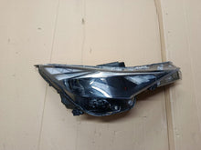 Laden Sie das Bild in den Galerie-Viewer, Frontscheinwerfer Hyundai Elantra VII 92102-AA Rechts Scheinwerfer Headlight SCH6955951063wn