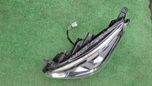 Laden Sie das Bild in den Galerie-Viewer, Frontscheinwerfer Mitsubishi Space Star Bi-Xenon Links Scheinwerfer Headlight