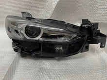 Laden Sie das Bild in den Galerie-Viewer, Frontscheinwerfer Mazda 6 GRF5-51030 LED Rechts Scheinwerfer Headlight