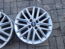 Load image into Gallery viewer, 1x Alufelge 15 Zoll 6.0" 4x100 Kia Rio Iv Rim Wheel FEL1170884976cc