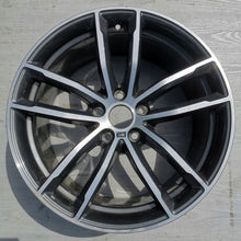 Laden Sie das Bild in den Galerie-Viewer, 1x Alufelge 18 Zoll 9.0" 5x112 44ET Glanz Grau 8093406 BMW 5 G31 G30 Mg FEL2239168689vt