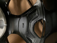 Load image into Gallery viewer, 1x Alufelge 17 Zoll 6.5" 5x114.3 403003302R Dacia Duster II Megane 1 Captur FEL7002522205gt
