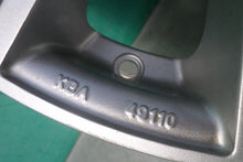Laden Sie das Bild in den Galerie-Viewer, 1x Alufelge 16 Zoll 7.0" 5x108 38ET Glanz Silber Rim Wheel FEL9048393095eq