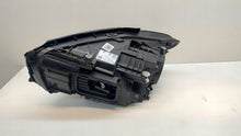 Laden Sie das Bild in den Galerie-Viewer, Frontscheinwerfer Mercedes-Benz W247 A2479061405 LED Rechts Headlight