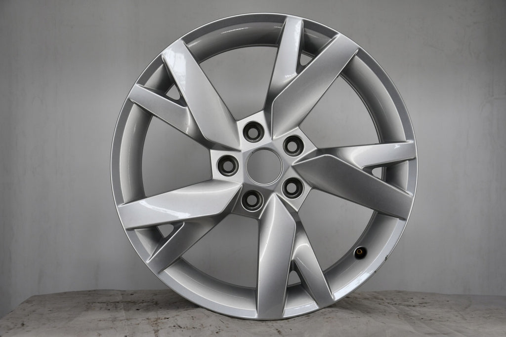 1x Alufelge 17 Zoll 6.5" 5x112 46ET 5E3601025AC Skoda Octavia 5e3 Rim Wheel