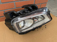 Load image into Gallery viewer, Frontscheinwerfer Hyundai Kona 92101J9150 LED Ein Stück (Rechts oder Links)