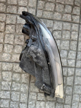Laden Sie das Bild in den Galerie-Viewer, Frontscheinwerfer Skoda Fabia II Rechts Scheinwerfer Headlight