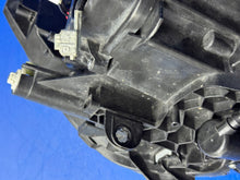 Laden Sie das Bild in den Galerie-Viewer, Frontscheinwerfer Skoda Superb II 3T1941017 Xenon Links Scheinwerfer Headlight