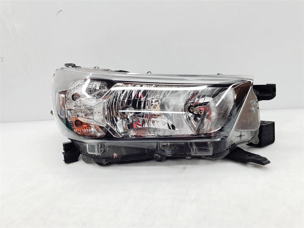 Frontscheinwerfer Toyota Hilux VIII Rechts Scheinwerfer Headlight SCH1721063846jd