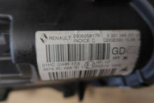 Load image into Gallery viewer, Frontscheinwerfer Renault Megane III 260605817 Links Scheinwerfer Headlight SCH5791613207am