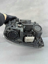 Laden Sie das Bild in den Galerie-Viewer, Frontscheinwerfer Land Rover Range I Sport 103419012480 Xenon Links Headlight SCH1666384519ou