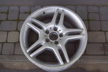 Laden Sie das Bild in den Galerie-Viewer, 1x Alufelge 18 Zoll 7.5&quot; 5x112 39ET A2114012702 Mercedes-Benz Amg Rim Wheel