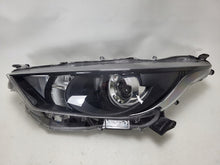 Load image into Gallery viewer, Frontscheinwerfer Toyota 4 Yaris 44516 Links Scheinwerfer Headlight