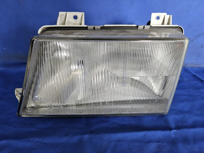 Frontscheinwerfer Mercedes-Benz Vario Bus 1AH007774-025 1AH007774-028 Rechts