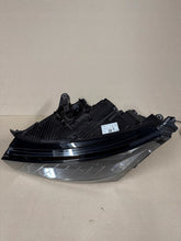 Laden Sie das Bild in den Galerie-Viewer, Frontscheinwerfer Skoda Enyaq 5LB941015A LED Links Scheinwerfer Headlight SCH5434982124nk