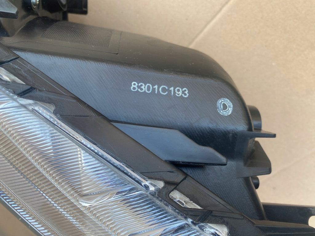 Frontscheinwerfer Mitsubishi Space Star 8301C193 Links Scheinwerfer Headlight