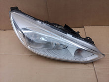 Laden Sie das Bild in den Galerie-Viewer, Frontscheinwerfer Ford Focus F1EB-13W030-AE F1EB-13W029-AE Ein Satz Headlight SCH8834484846mu