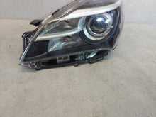 Laden Sie das Bild in den Galerie-Viewer, Frontscheinwerfer Toyota Yaris Links Scheinwerfer Headlight