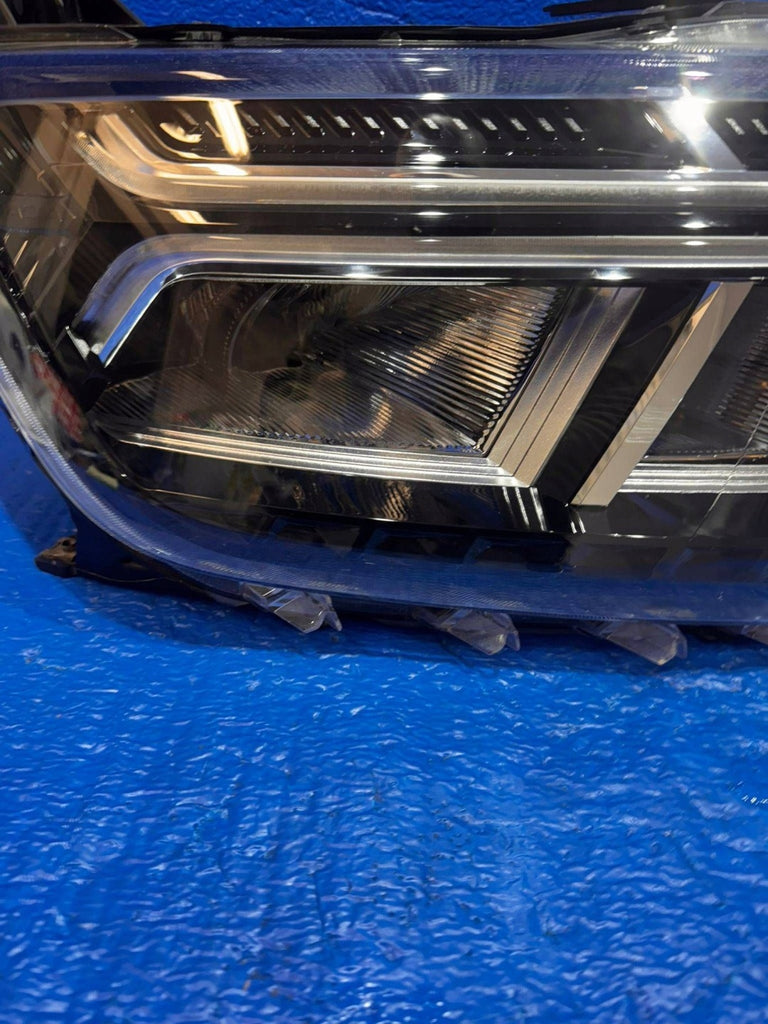 Frontscheinwerfer Dacia Duster 260101613R Rechts Scheinwerfer Headlight SCH2912146503ox