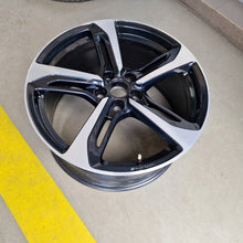 Load image into Gallery viewer, 1x Alufelge 18 Zoll 9.0&quot; 5x112 52ET Glanz Schwarz 8S0601025T Audi Rim Wheel