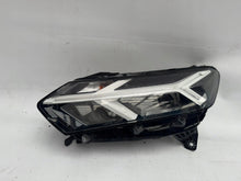 Laden Sie das Bild in den Galerie-Viewer, Frontscheinwerfer Dacia Sandero III 260601750R Full LED Rechts oder Links
