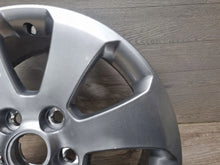 Laden Sie das Bild in den Galerie-Viewer, 1x Alufelge 17 Zoll 7.0&quot; 5x120 41ET Glanz Silber 13235010 Opel Insignia A