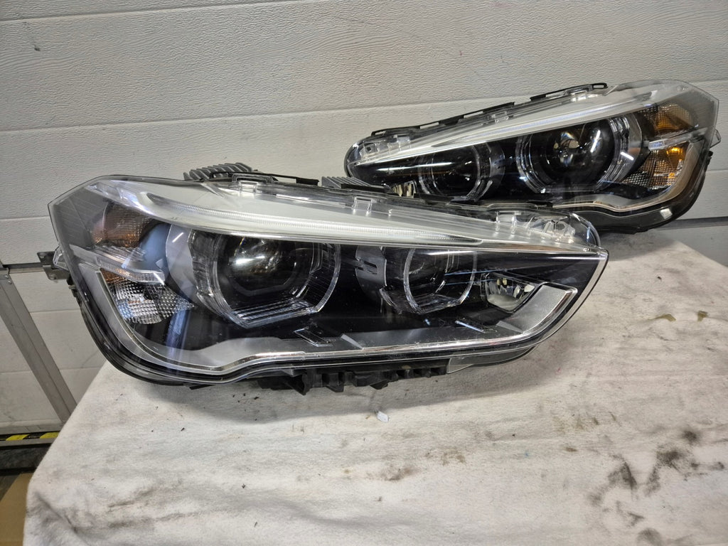 Frontscheinwerfer BMW X1 F48 7472219 7472220 Ein Satz Scheinwerfer Headlight SCH6899003042su