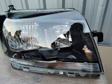 Laden Sie das Bild in den Galerie-Viewer, Frontscheinwerfer VW Crafter 7C1941006A Rechts Scheinwerfer Headlight SCH9351403892nb