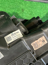 Load image into Gallery viewer, Frontscheinwerfer Kia Ceed J792111020 Rechts Scheinwerfer Headlight