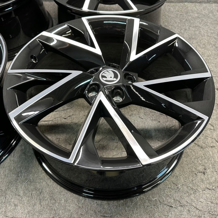 4x Alufelge 19 Zoll 8.0" 5x112 44ET Glanz Graphit 3V0601025AC Mg Superb FEL1074828411vr