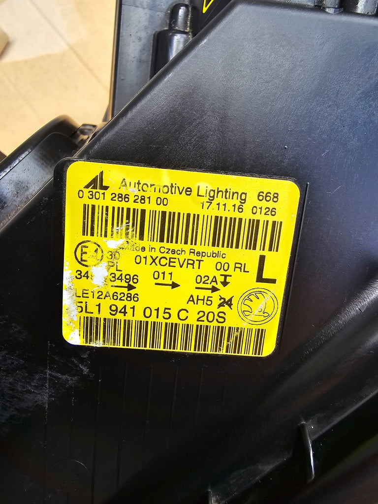 Frontscheinwerfer Skoda Yeti 5L1941015 Xenon Links Scheinwerfer Headlight