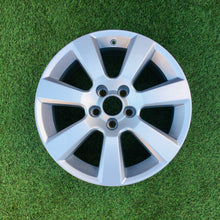 Load image into Gallery viewer, 1x Alufelge 17 Zoll 7.0" 5x110 41ET Glanz Silber 13260607 Opel Astra J Meriva FEL1611191022uc
