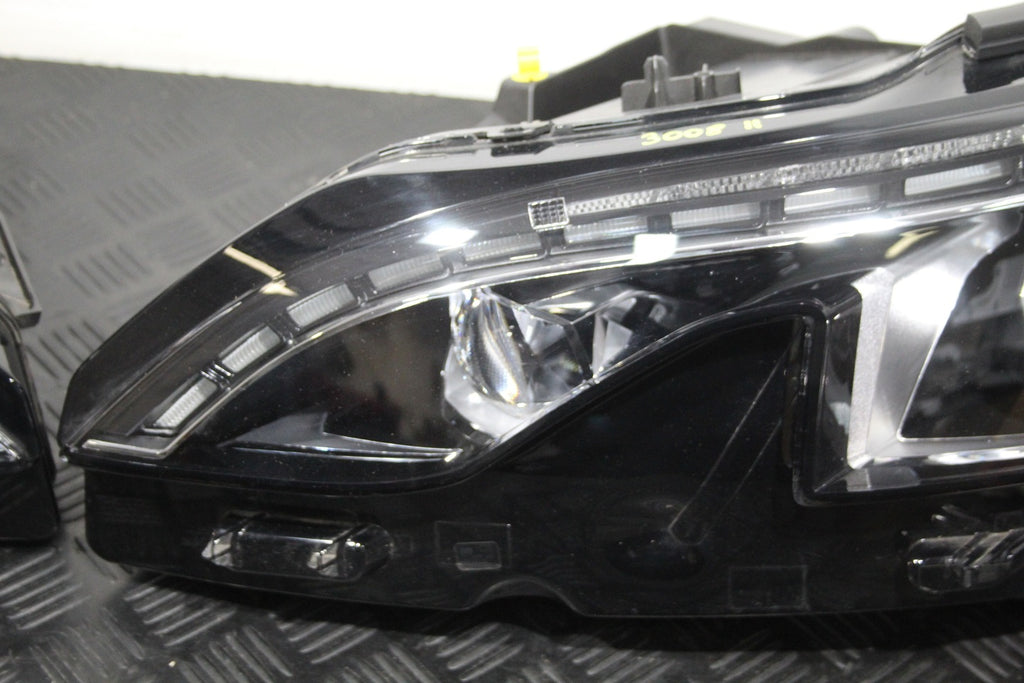 Frontscheinwerfer Peugeot 3008 LED Links Scheinwerfer Headlight