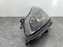 Laden Sie das Bild in den Galerie-Viewer, Frontscheinwerfer Renault Clio III 8200261610 89900161 Links Headlight SCH2614615521zi