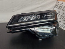 Laden Sie das Bild in den Galerie-Viewer, Frontscheinwerfer Skoda Karoq 57B941015D Rechts Scheinwerfer Headlight SCH9232305088ny