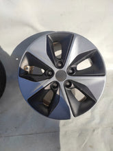 Load image into Gallery viewer, 1x Alufelge 16 Zoll 6.5&quot; 5x114.3 50ET 52910-G7200 52910-G210 Hyundai Ioniq