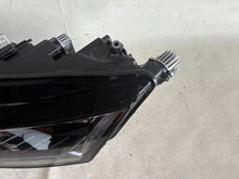 Laden Sie das Bild in den Galerie-Viewer, Frontscheinwerfer Skoda Octavia I 5E3941015A LED Links Scheinwerfer Headlight SCH6109984112ga