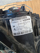 Laden Sie das Bild in den Galerie-Viewer, Frontscheinwerfer Volvo C30 31299819 Xenon Rechts Scheinwerfer Headlight SCH4268860133uy