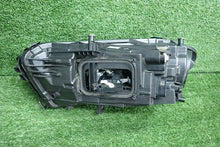 Laden Sie das Bild in den Galerie-Viewer, Frontscheinwerfer Mercedes-Benz W177 A1779062800 85122000 Links Headlight SCH3704985554vp