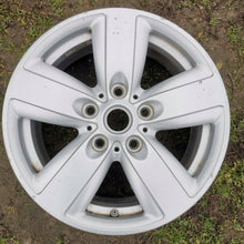 Laden Sie das Bild in den Galerie-Viewer, 1x Alufelge 16 Zoll 6.5" 5x120 46ET Glanz Silber 9811729 Mini R60 R61 Rim Wheel FEL6965473244wp