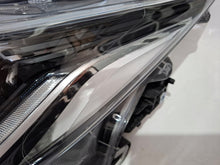 Load image into Gallery viewer, Frontscheinwerfer Toyota Corolla 81150-02T51-00 LED Rechts oder Links