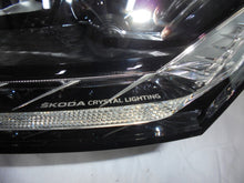 Laden Sie das Bild in den Galerie-Viewer, Frontscheinwerfer Skoda Fabia I 6VB941015B LED Ein Stück (Rechts oder Links)